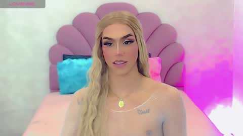 Snapshot of briana_sex32 chatting on 02.15.25 BRIANA online show from 02.15.25