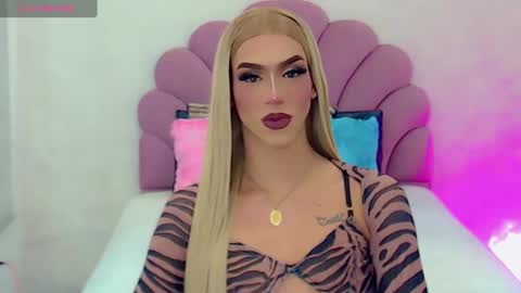 Snapshot of briana_sex32 chatting on 02.18.25 BRIANA online show from 02.18.25