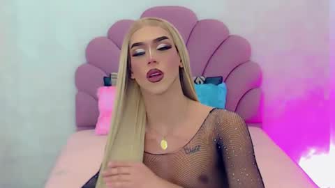 Snapshot of briana_sex32 chatting on 02.20.25 BRIANA online show from 02.20.25