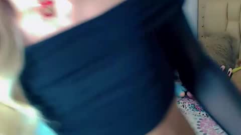 Snapshot of briana_sex32 chatting on 11.19.25 BRIANA online show from 11.19.25