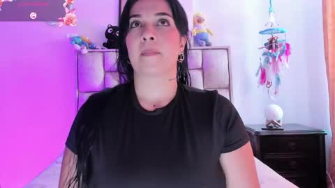 Snapshot of brianaguzman chatting on 10.16.25 online show from 10.16.25