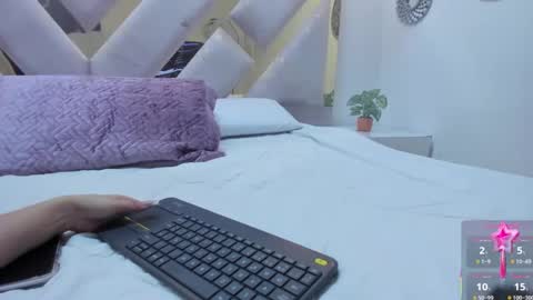 Brianna  online show from 09.22.25