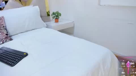 Brianna  online show from 09.28.25