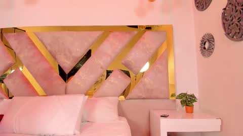 Brianna  online show from 11.21.25