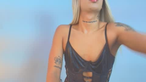 Snapshot of briannna_x chatting on 12.15.25 BRIANNA online show from 12.15.25