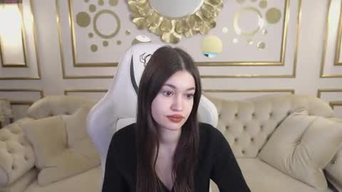 Snapshot of bright_diamonds_054 chatting on 02.14.25 Diamonds Girls online show from 02.14.25