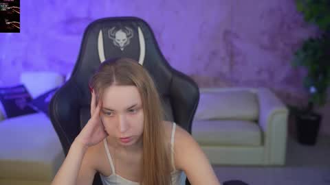 Snapshot of bright_diamonds_054 chatting on 10.20.25 Diamonds Girls online show from 10.20.25