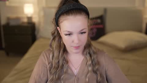 Snapshot of bright_diamonds_054 chatting on 11.23.25 Diamonds Girls online show from 11.23.25