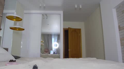 Snapshot of brightrays__ chatting on 01.11.25 Amina Adelina online show from 01.11.25