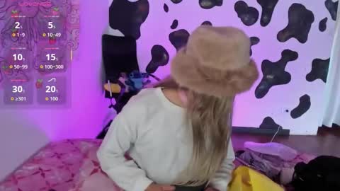 Snapshot of brihanna_cooper chatting on 09.16.25 bri online show from 09.16.25