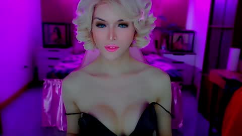 Snapshot of brionatop chatting on 10.27.25 brionatop online show from 10.27.25