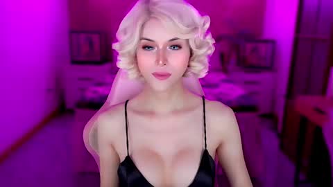 Snapshot of brionatop chatting on 11.11.25 brionatop online show from 11.11.25