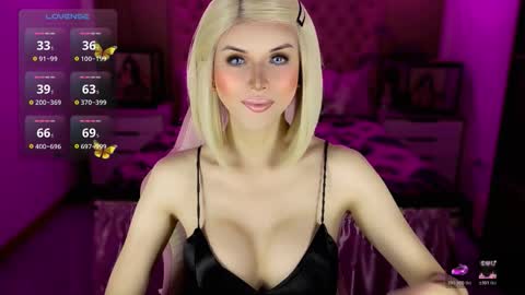 Snapshot of brionatop chatting on 11.19.25 brionatop online show from 11.19.25