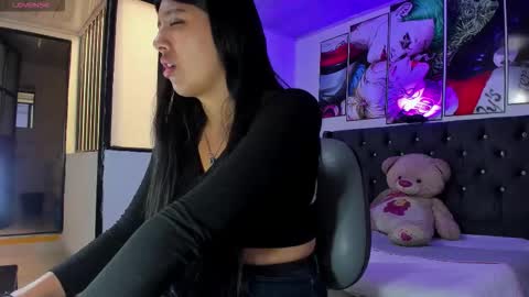 briseida_white online show from 12.16.25