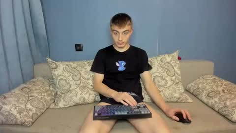 Snapshot of bristlebback chatting on 09.29.25 bristlebback online show from 09.29.25