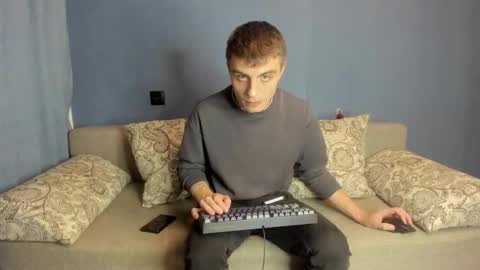 Snapshot of bristlebback chatting on 10.14.25 bristlebback online show from 10.14.25