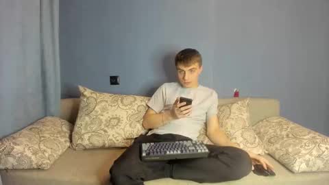 Snapshot of bristlebback chatting on 10.24.25 bristlebback online show from 10.24.25
