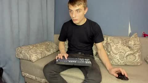 Snapshot of bristlebback chatting on 04.19.26 bristlebback online show from 04.19.26