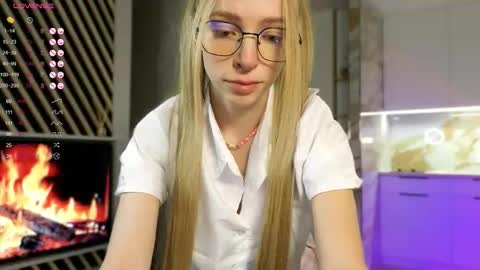 Snapshot of britakiss chatting on 09.12.25 Brita online show from 09.12.25