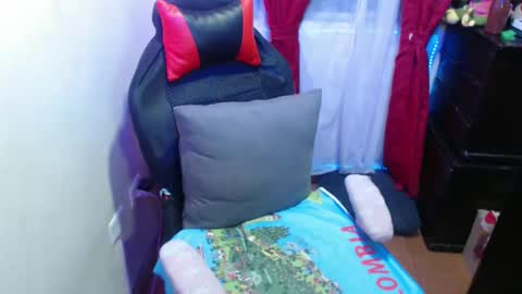 scarleth    follow mee 3 kis online show from 02.05.25