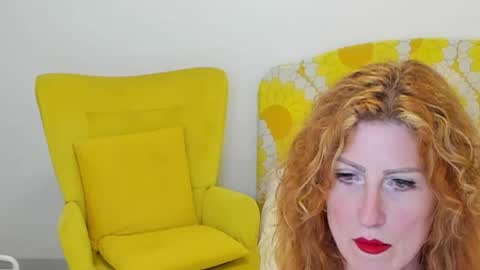Snapshot of britishmilfpenelope chatting on 05.18.26 Penelope online show from 05.18.26