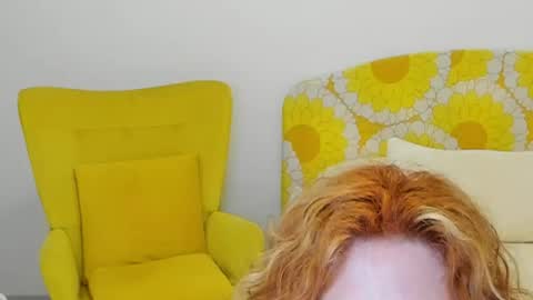 Snapshot of britishmilfpenelope chatting on 05.31.26 Penelope online show from 05.31.26
