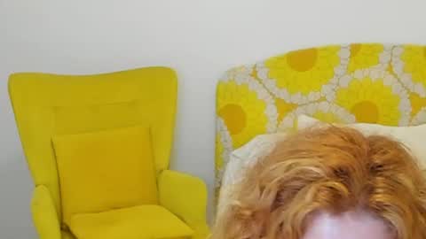 Snapshot of britishmilfpenelope chatting on 06.09.26 Penelope online show from 06.09.26