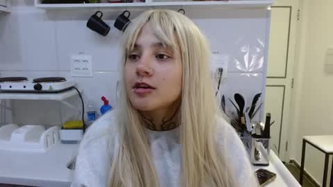 maru miaw   Please help me to reach 100 thumbs up online show from 10.31.25