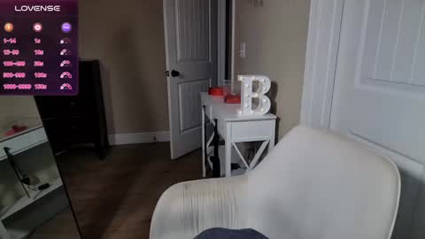 Snapshot of brookebee27 chatting on 12.20.24 brookebee online show from 12.20.24