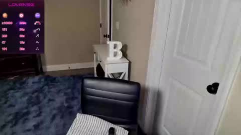 Snapshot of brookebee27 chatting on 02.10.25 brookebee online show from 02.10.25