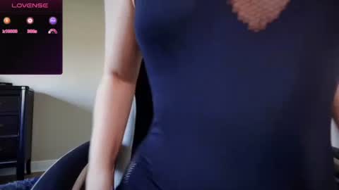 Snapshot of brookebee27 chatting on 02.25.25 brookebee online show from 02.25.25