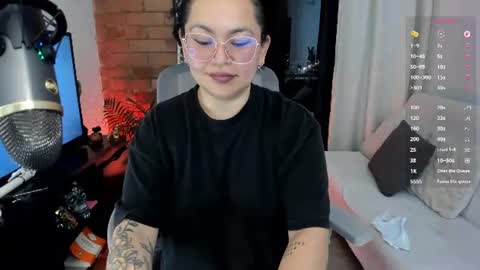 Snapshot of broonte chatting on 06.10.26 Miss online show from 06.10.26