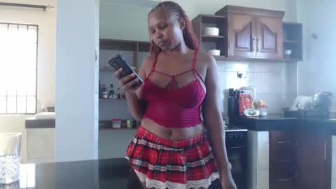 Snapshot of brownebonyagain chatting on 02.03.26 bella online show from 02.03.26