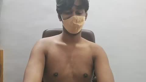 Snapshot of brownguy2505 chatting on 09.13.25 brownguy2505 online show from 09.13.25