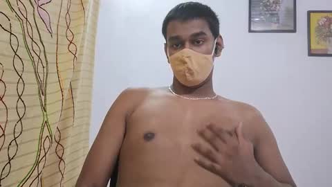 Snapshot of brownguy2505 chatting on 12.01.25 brownguy2505 online show from 12.01.25