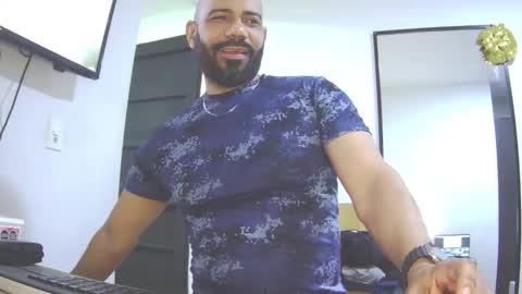 Snapshot of bruce_bigg chatting on 09.27.25 Bruce online show from 09.27.25