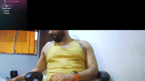 Snapshot of bruce_bigg chatting on 11.26.25 Bruce online show from 11.26.25