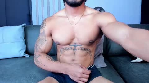 Snapshot of bruce_roldan chatting on 11.17.25 bruce roldan online show from 11.17.25