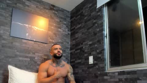 Snapshot of brucedallas chatting on 10.28.25 brucedallas online show from 10.28.25