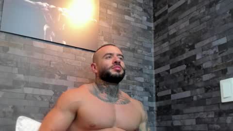 Snapshot of brucedallas chatting on 12.15.25 brucedallas online show from 12.15.25