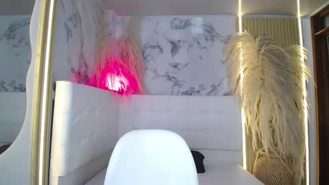 Bruja SCarlata online show from 12.19.25