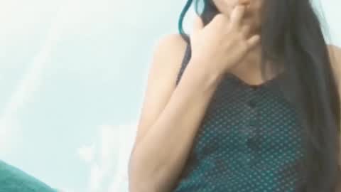 Snapshot of brunela chatting on 11.27.25 brunela online show from 11.27.25