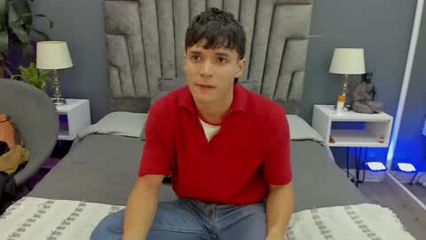 Snapshot of bruno_bellini chatting on 11.29.25 Bruno Bellini online show from 11.29.25