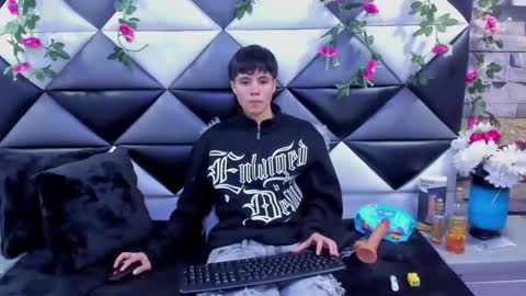 Snapshot of bruno_cruz chatting on 10.23.25 Bruno Cruz online show from 10.23.25