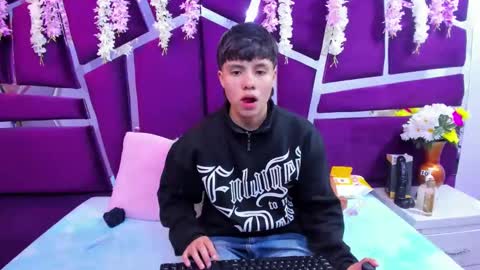 Snapshot of bruno_cruz chatting on 11.20.25 Bruno Cruz online show from 11.20.25