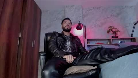 Snapshot of bruno_woods chatting on 10.28.25 Andres Suarez online show from 10.28.25