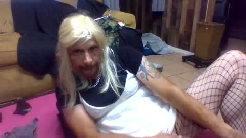 Snapshot of brutal3anddone chatting on 09.12.25 brutal3anddone online show from 09.12.25