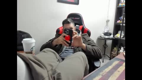 Snapshot of brutalmaster1983 chatting on 01.13.26 BRUTALMASTER1983 online show from 01.13.26