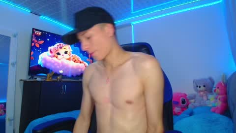 BRYAM INDEPENDENT MODEL online show from 01.23.25