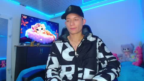 BRYAM INDEPENDENT MODEL online show from 01.23.25